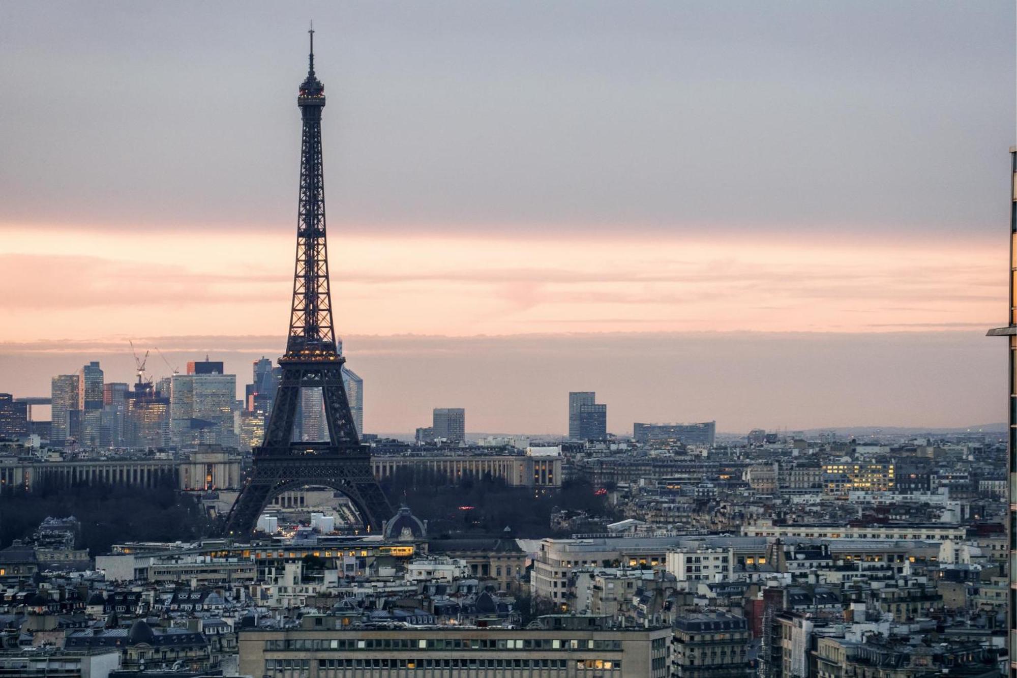 Paris Luxury Apartment 75M2 With Eiffel Tower View, 1 Min Metro, Parking Exteriör bild